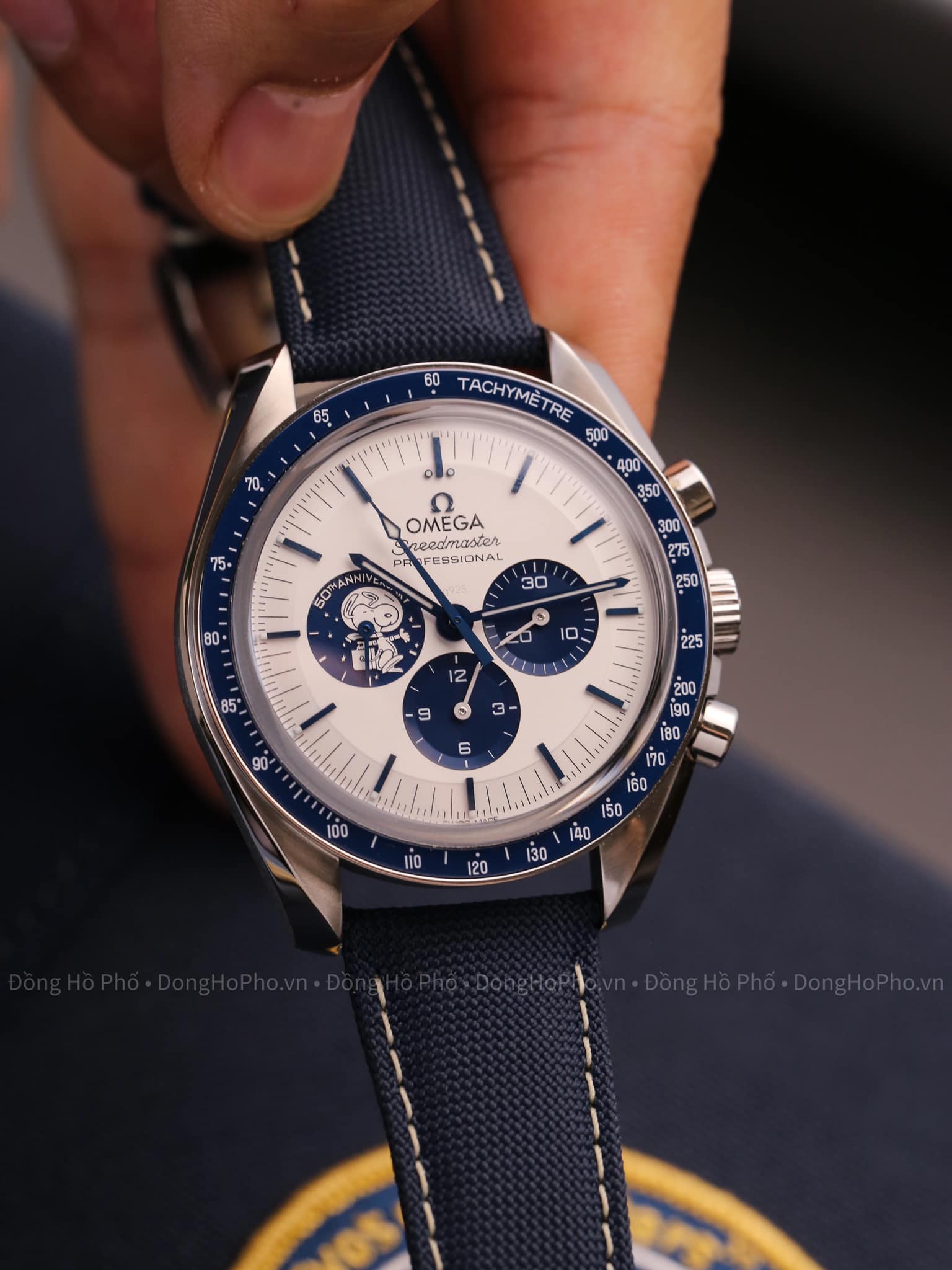 Đồng Hồ Nam Omega Speedmaster Silver Snoopy 50th Anniversary – Tôn