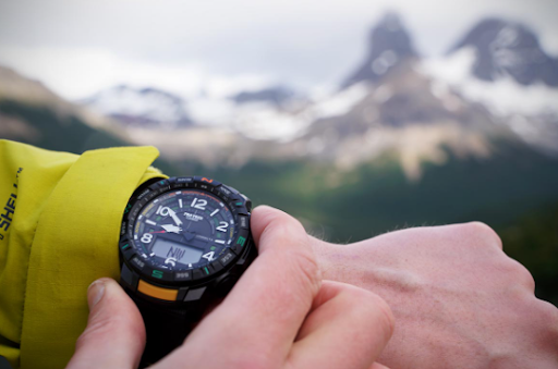 Altimeter là gì? Tìm hiểu chi tiết về Altimeter trên đồng hồ